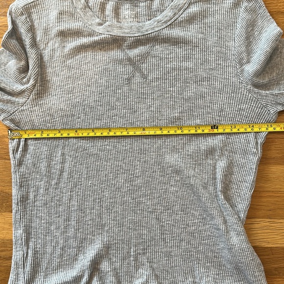 *last chance* Aerie | Women’s light grey cropped light sweater - Picture 9 of 14